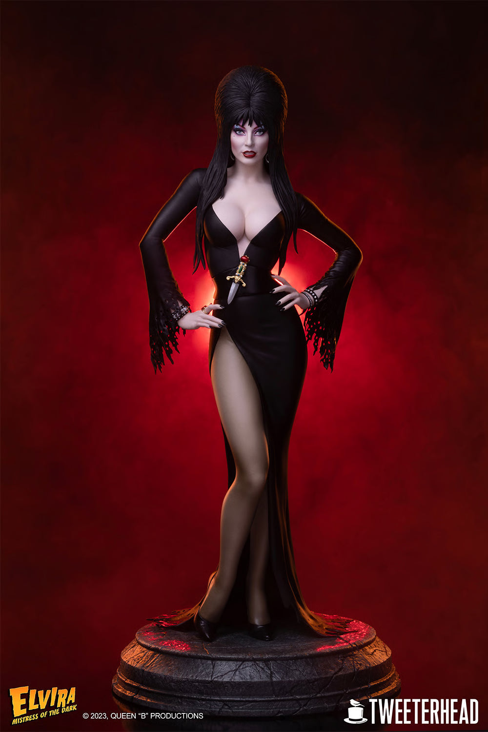 Elvira Mistress of the Dark Premium Collectible Statue