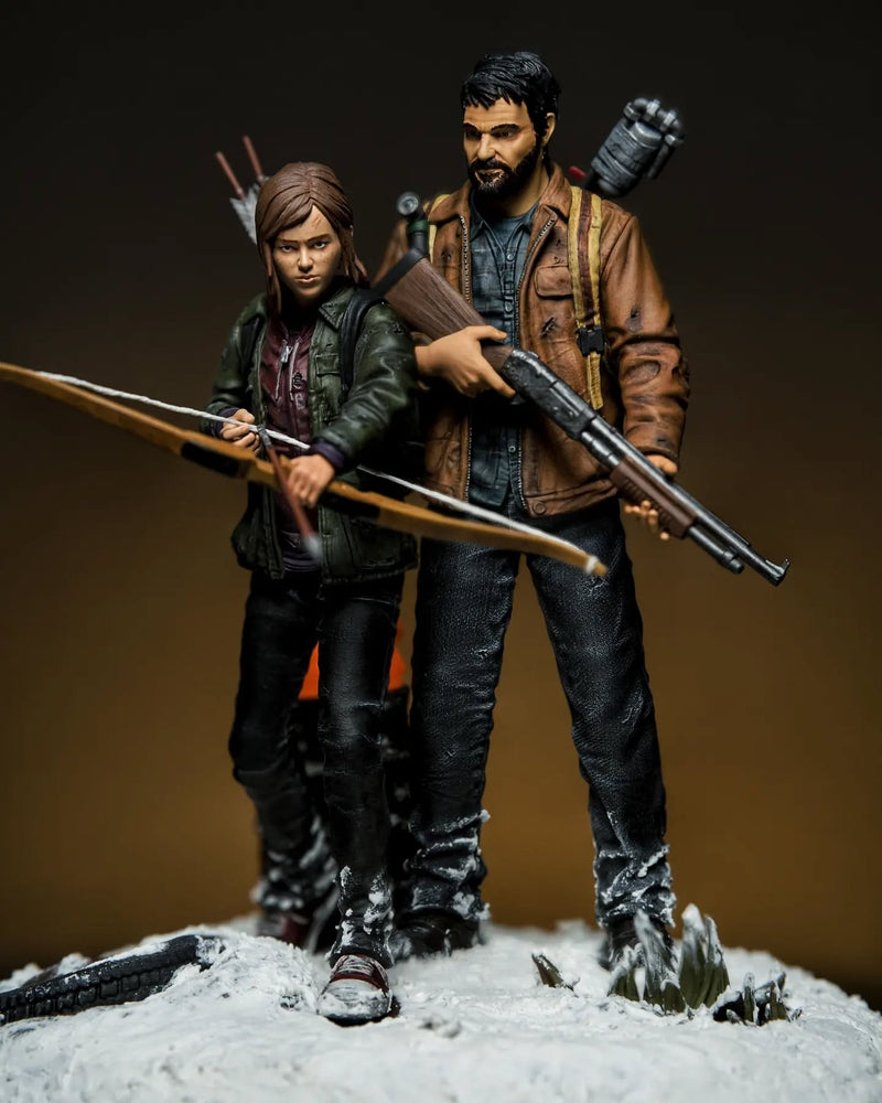Joel & Ellie Figure