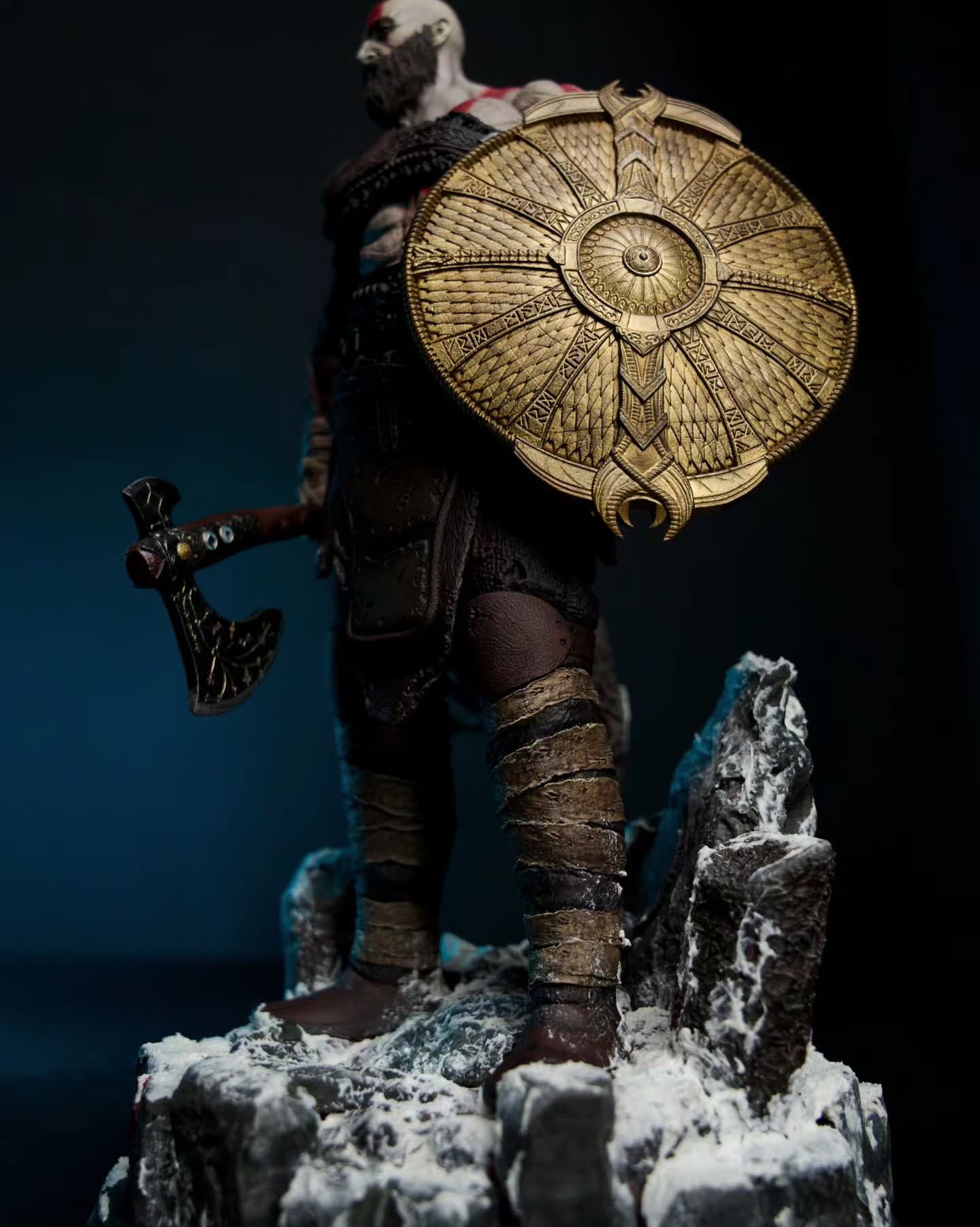 Mondo Kratos Figure