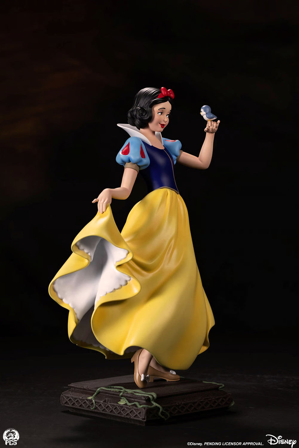 Disney Snow White Premium Collectible Statue