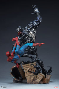 Marvel Spider-Man vs. Venom Diorama Statue