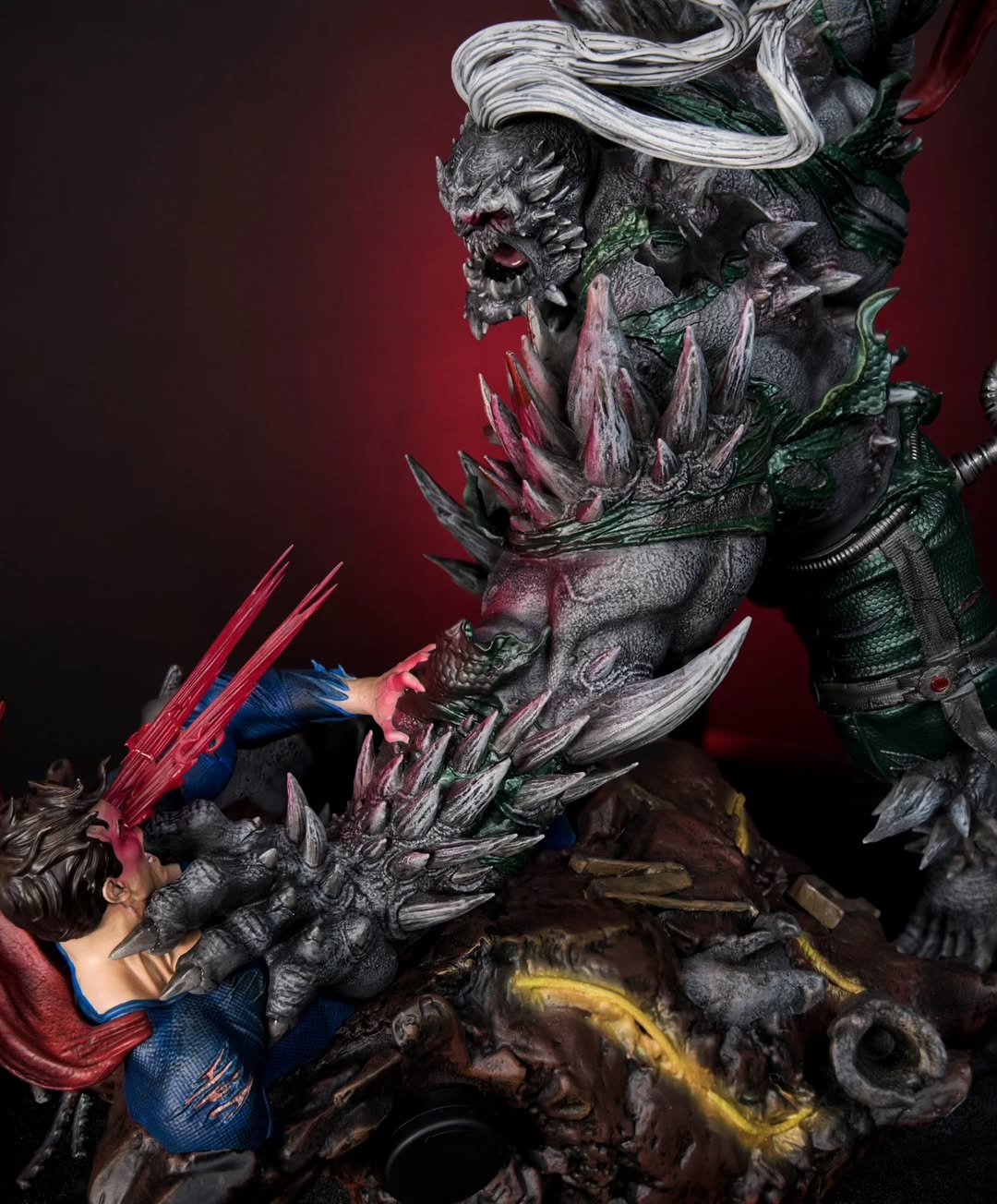 Doomsday vs Superman Figure